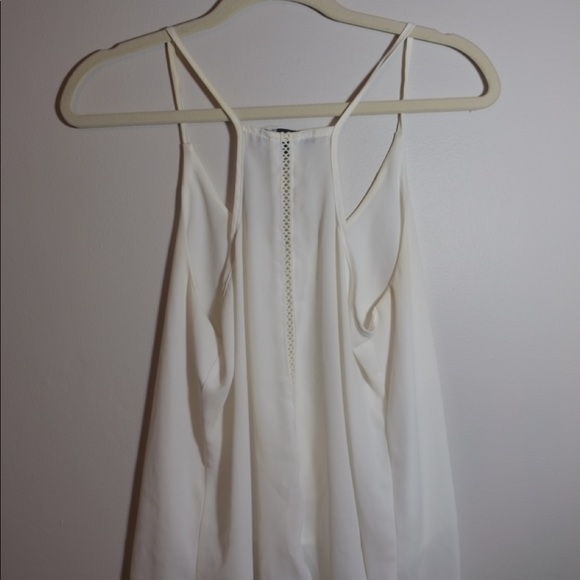 Pretty white tank - Picture 1 of 2